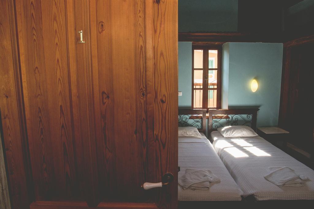 Karnayo Hotell Meyísti Exteriör bild