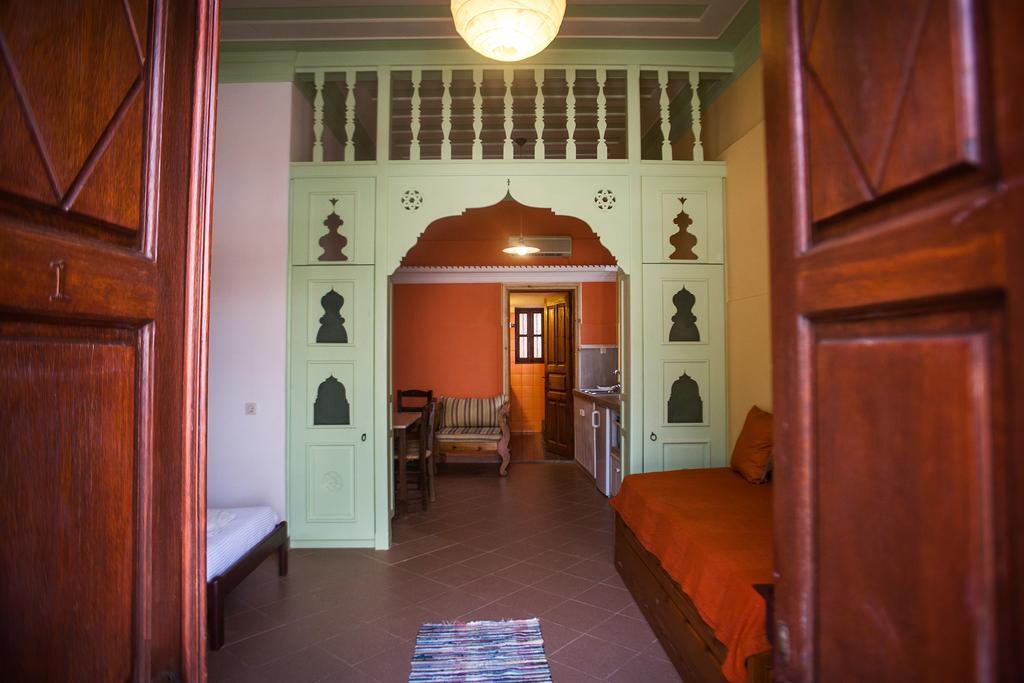 Karnayo Hotell Meyísti Exteriör bild